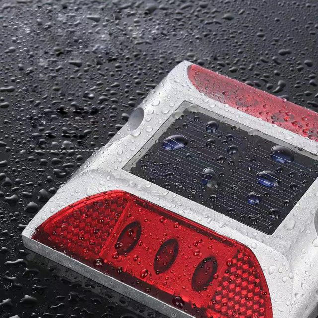 Aluminum alloy road studs in various colors (1)