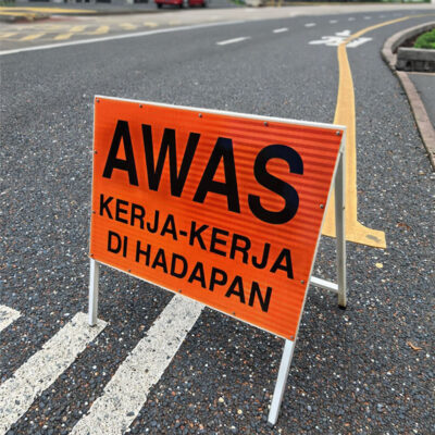 Bulk road construction signs
