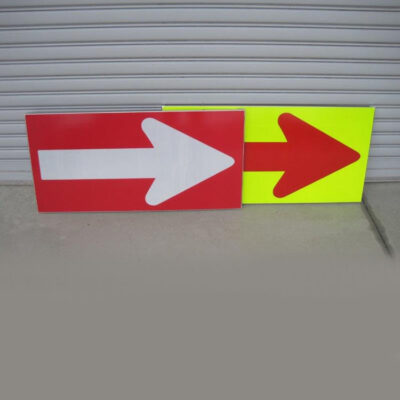 Custom aluminum reflective road signs