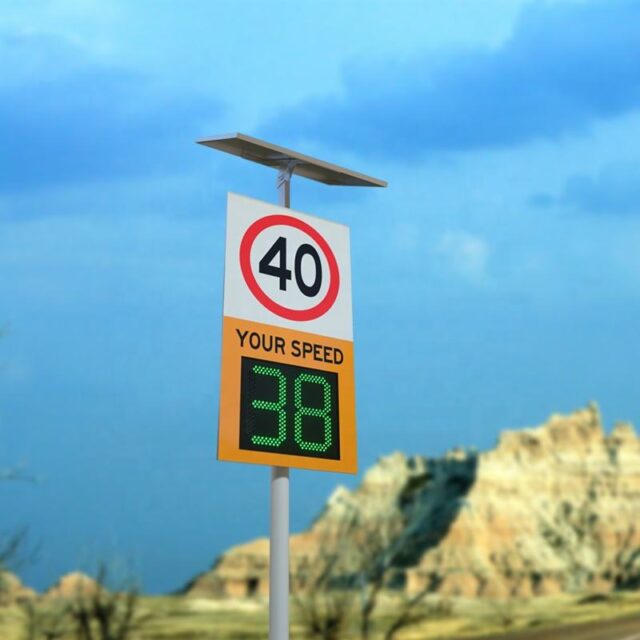 High Quality Portable Solar Radar Speed Limit Sign Manufacturer (5) Traffic Sign for Road Safety